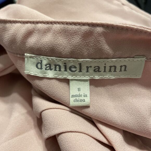 Daniel Rain Pleated Pink Top Women’s Small Buttons Flowy Soft Pink - Picture 4 of 7